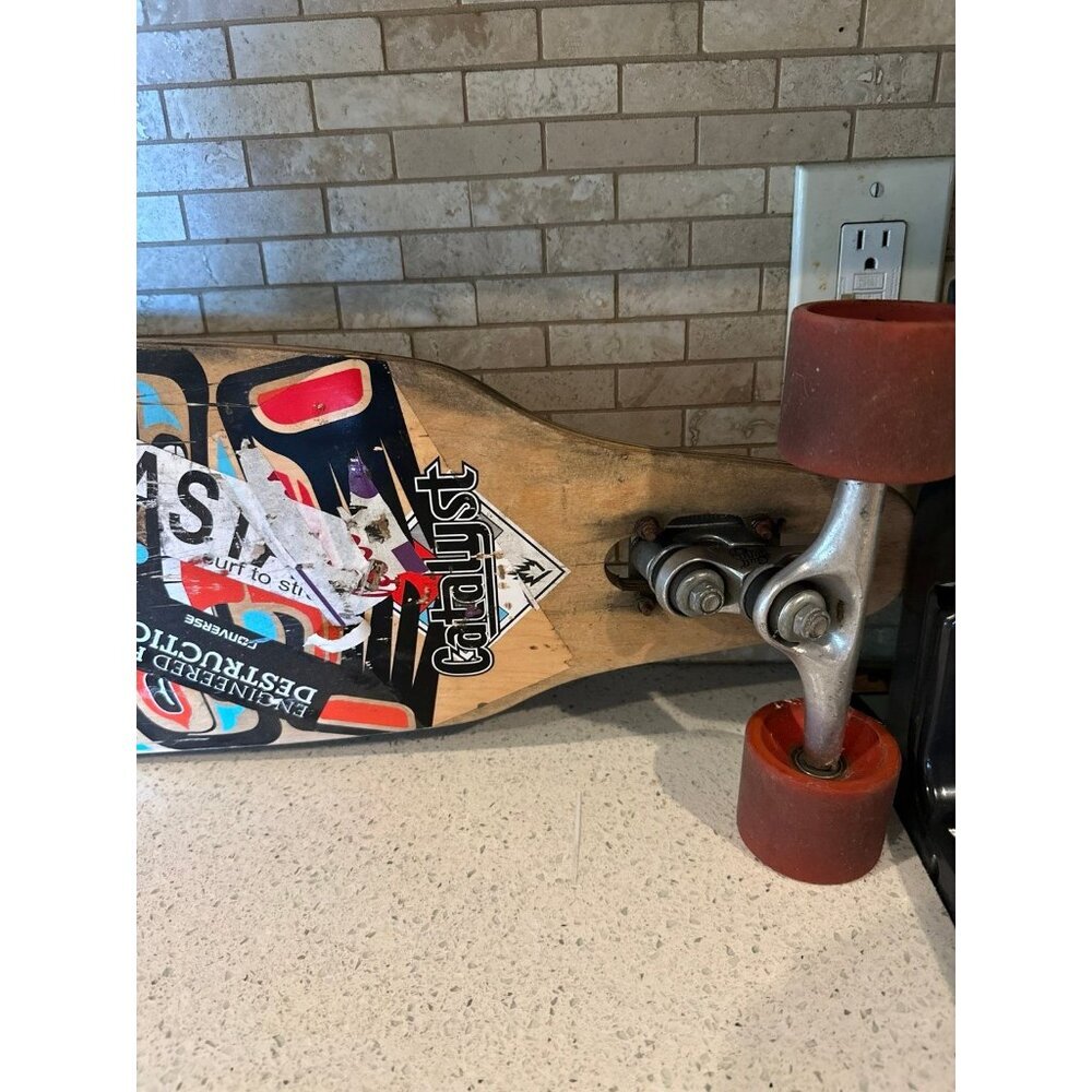 Catalyst longboard with gull wing trucks - Picture 10 of 10